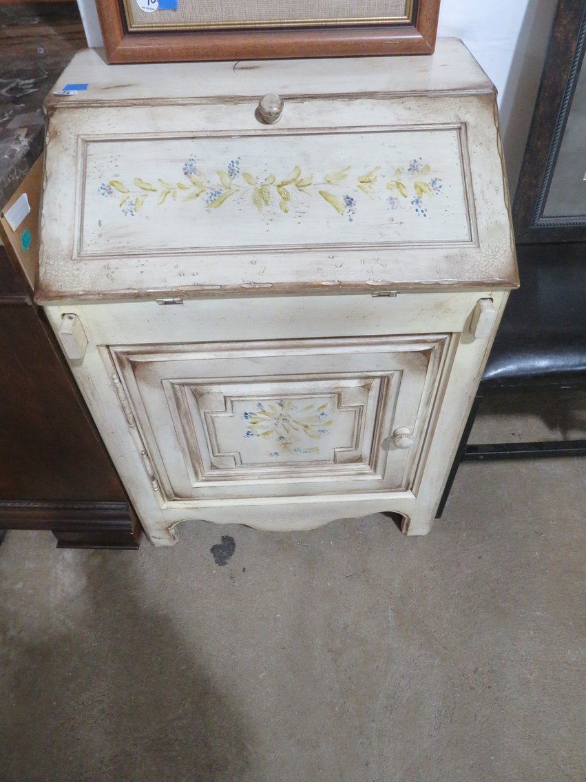 Image for Great Mid-Week Antique and Collectible Sale!