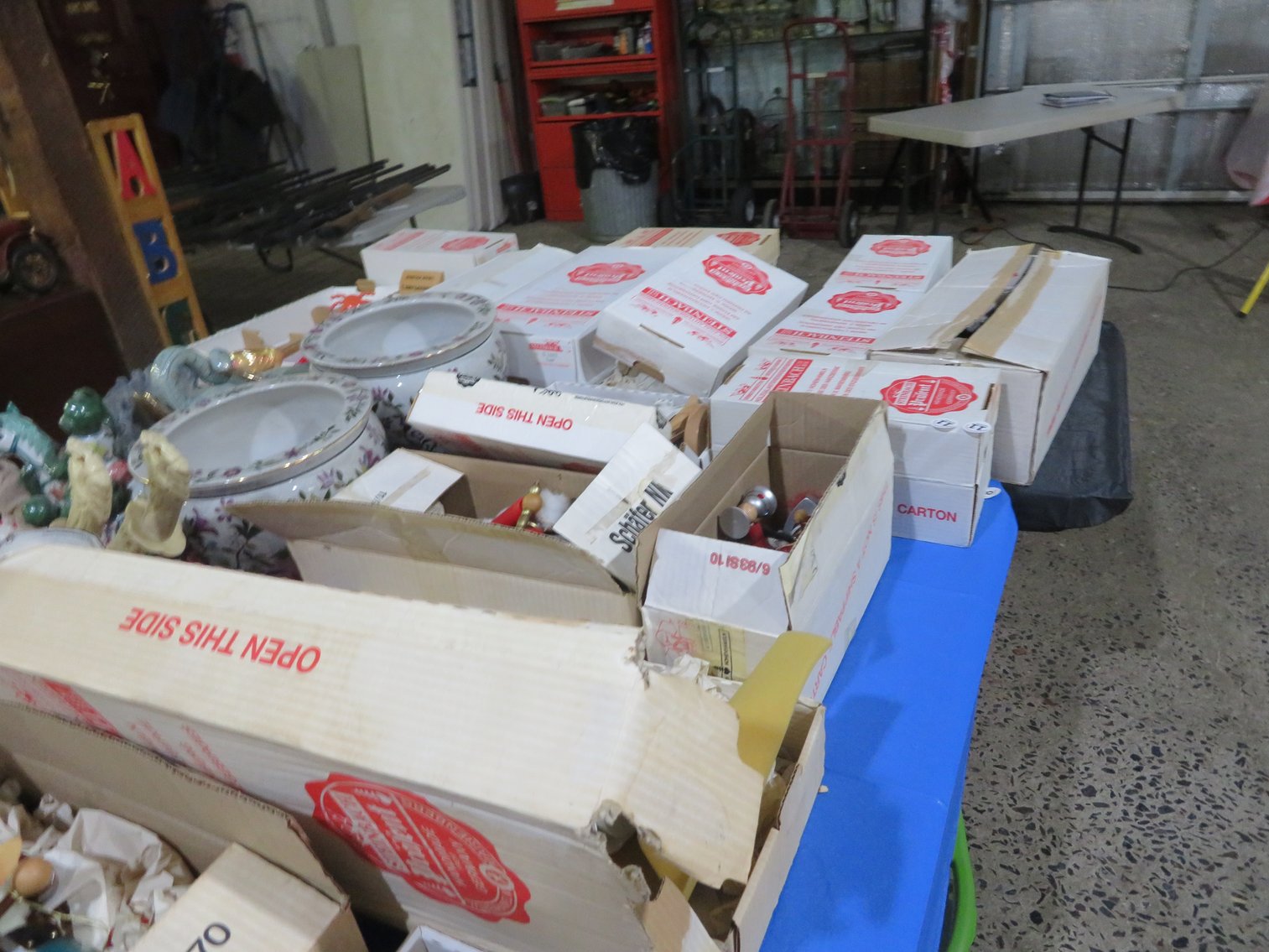 Image for Great Mid-Week Antique and Collectible Sale!