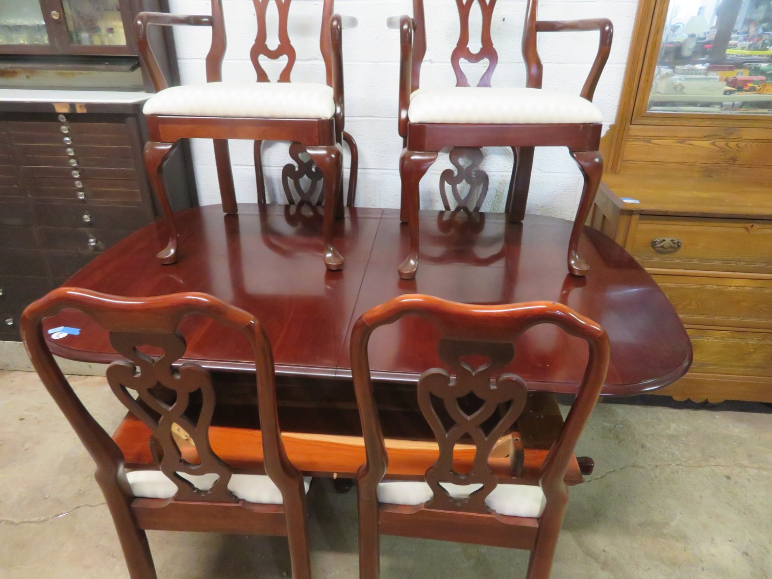 Image for Great Mid-Week Antique and Collectible Sale!