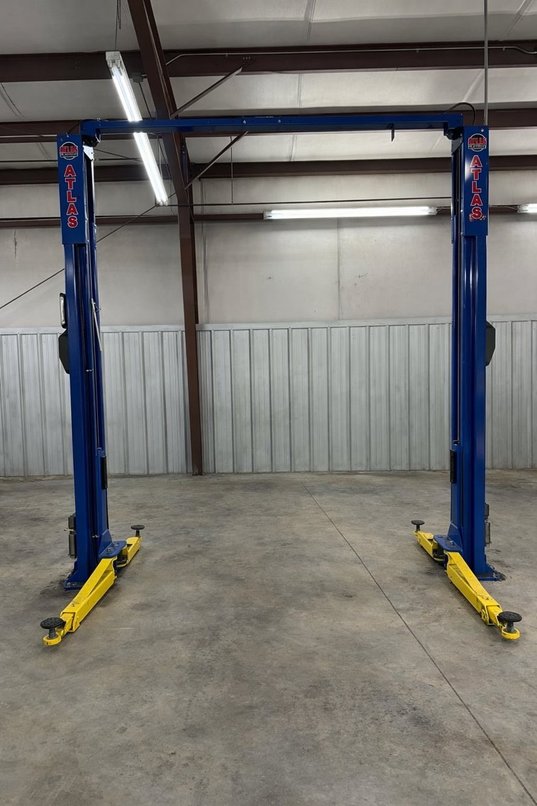 Image for Professional Auto Service Retirement Auction---Car Lifts,Tools, Service Trucks