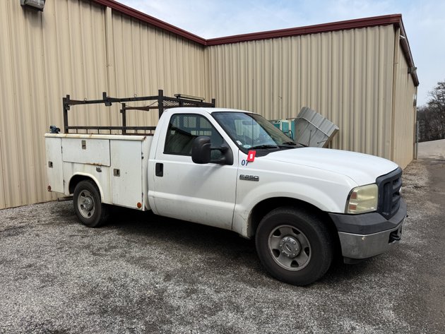 Image for Professional Auto Service Retirement Auction---Car Lifts,Tools, Service Trucks