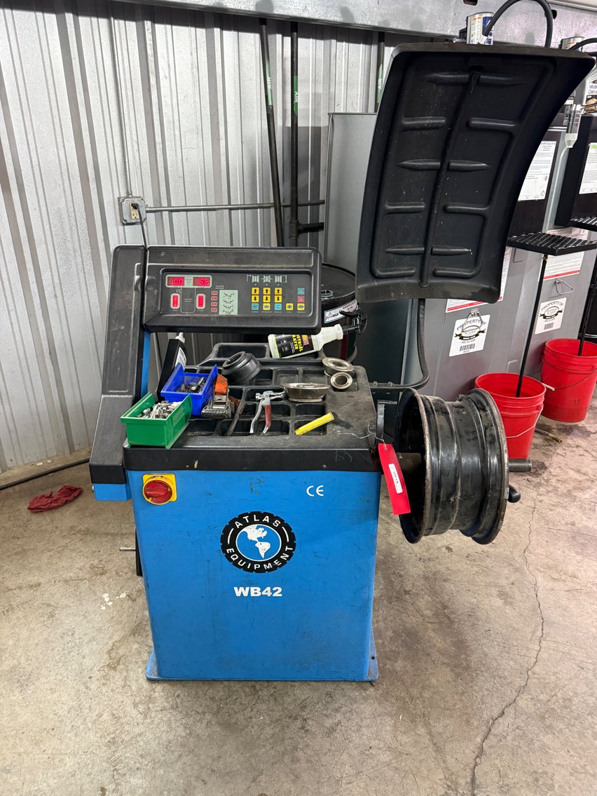 Image for Professional Auto Service Retirement Auction---Car Lifts,Tools, Service Trucks