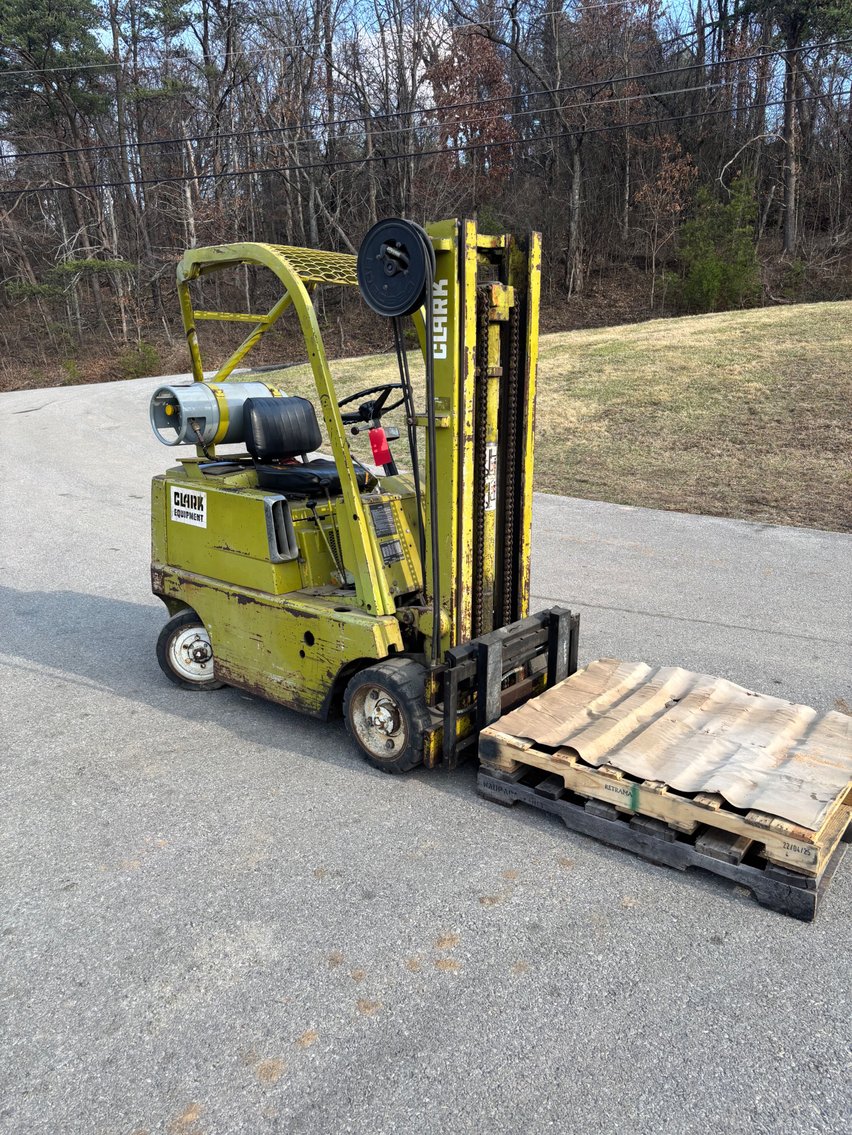 Image for Professional Auto Service Retirement Auction---Car Lifts,Tools, Service Trucks