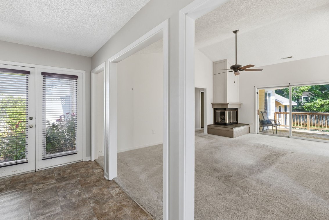 Image for Henrico Single-Level End-Unit Townhome Real Estate Auction | 12308 California Dr | Opening Bid Only $250,000