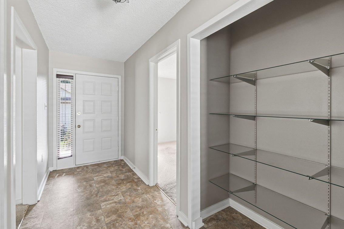 Image for Henrico Single-Level End-Unit Townhome Real Estate Auction | 12308 California Dr | Opening Bid Only $250,000