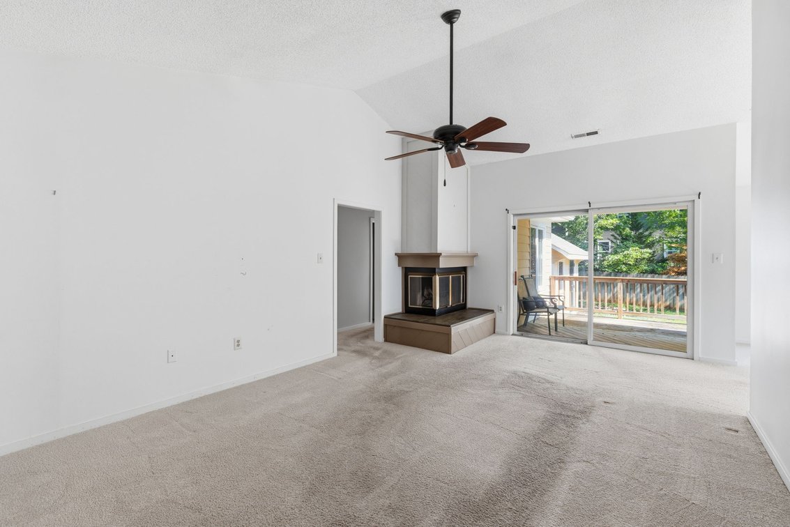 Image for Henrico Single-Level End-Unit Townhome Real Estate Auction | 12308 California Dr | Opening Bid Only $250,000
