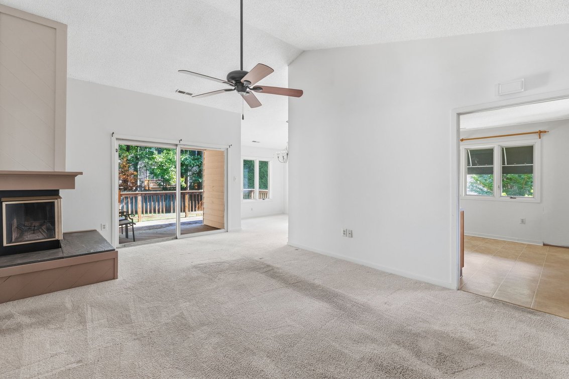 Image for Henrico Single-Level End-Unit Townhome Real Estate Auction | 12308 California Dr | Opening Bid Only $250,000