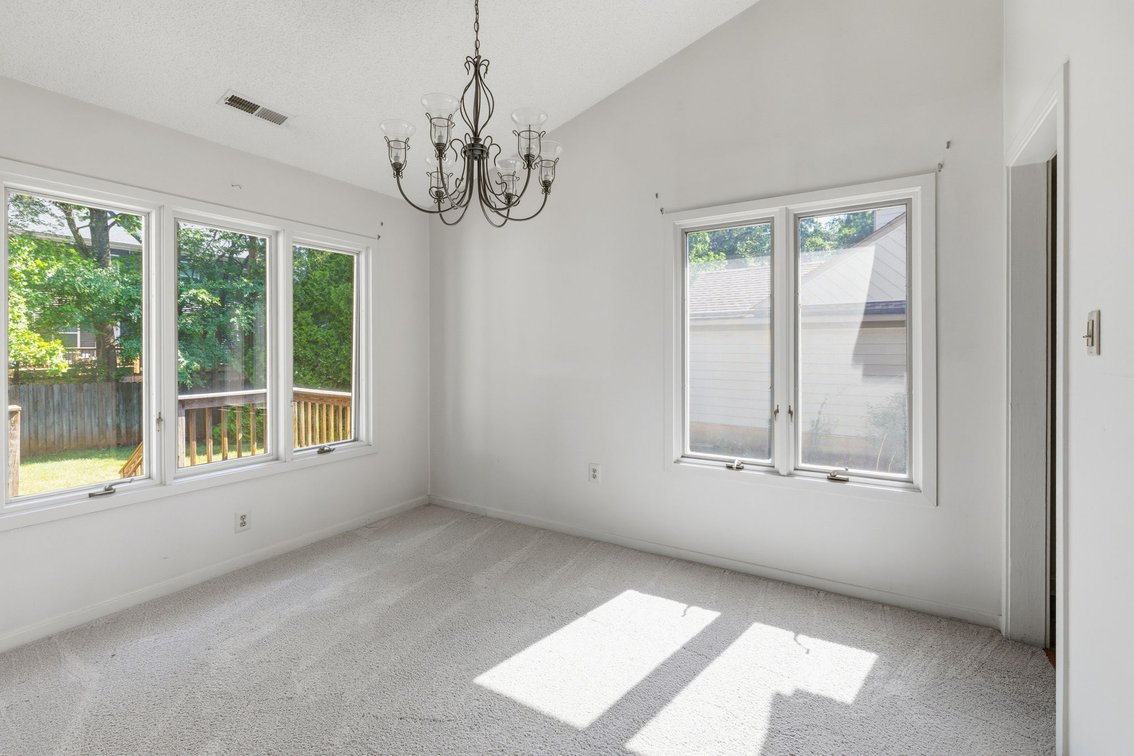 Image for Henrico Single-Level End-Unit Townhome Real Estate Auction | 12308 California Dr | Opening Bid Only $250,000