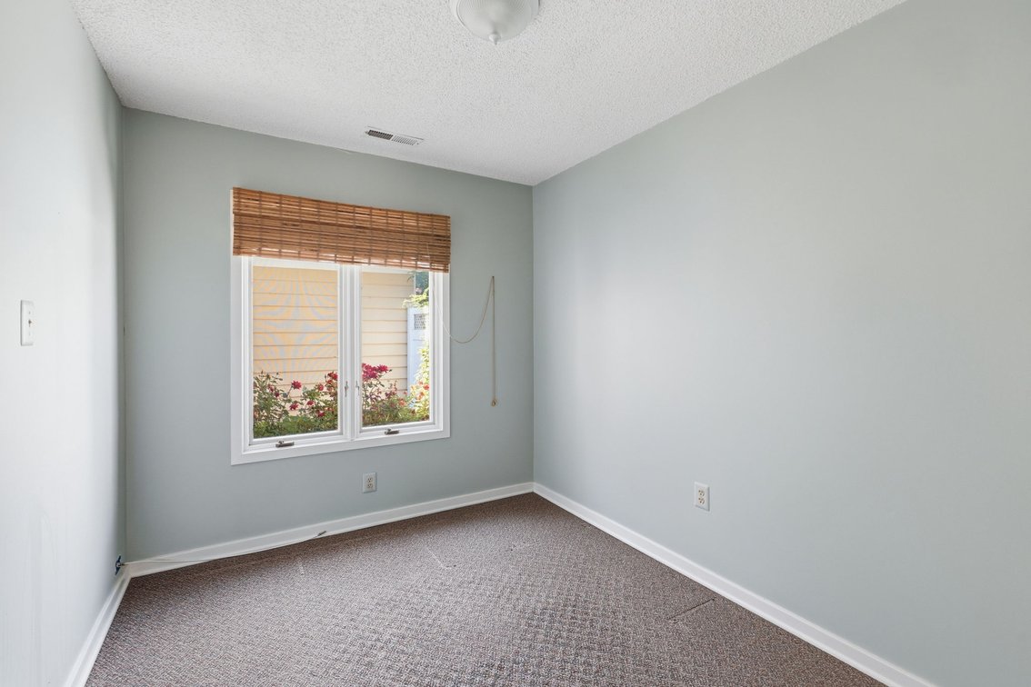 Image for Henrico Single-Level End-Unit Townhome Real Estate Auction | 12308 California Dr | Opening Bid Only $250,000