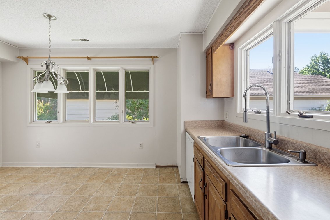 Image for Henrico Single-Level End-Unit Townhome Real Estate Auction | 12308 California Dr | Opening Bid Only $250,000