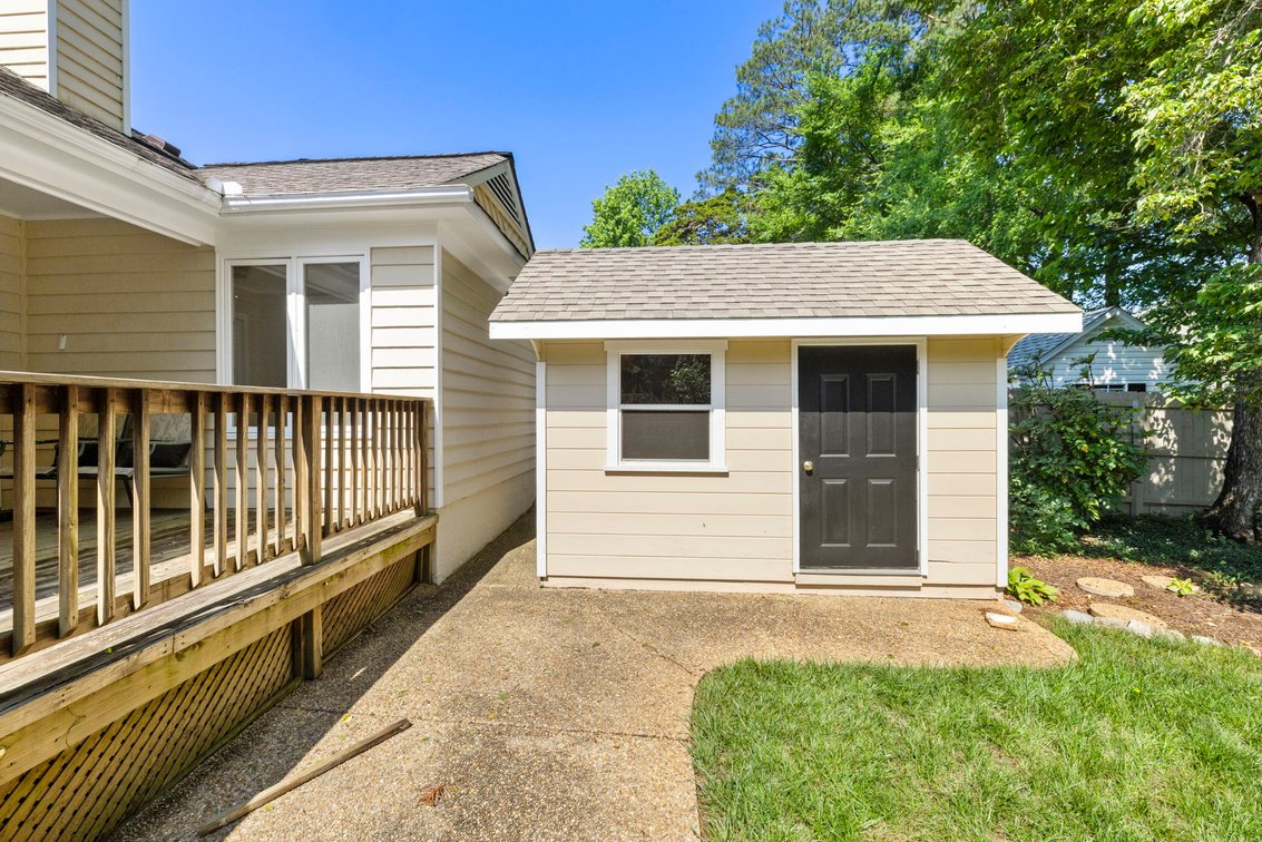Image for Henrico Single-Level End-Unit Townhome Real Estate Auction | 12308 California Dr | Opening Bid Only $250,000