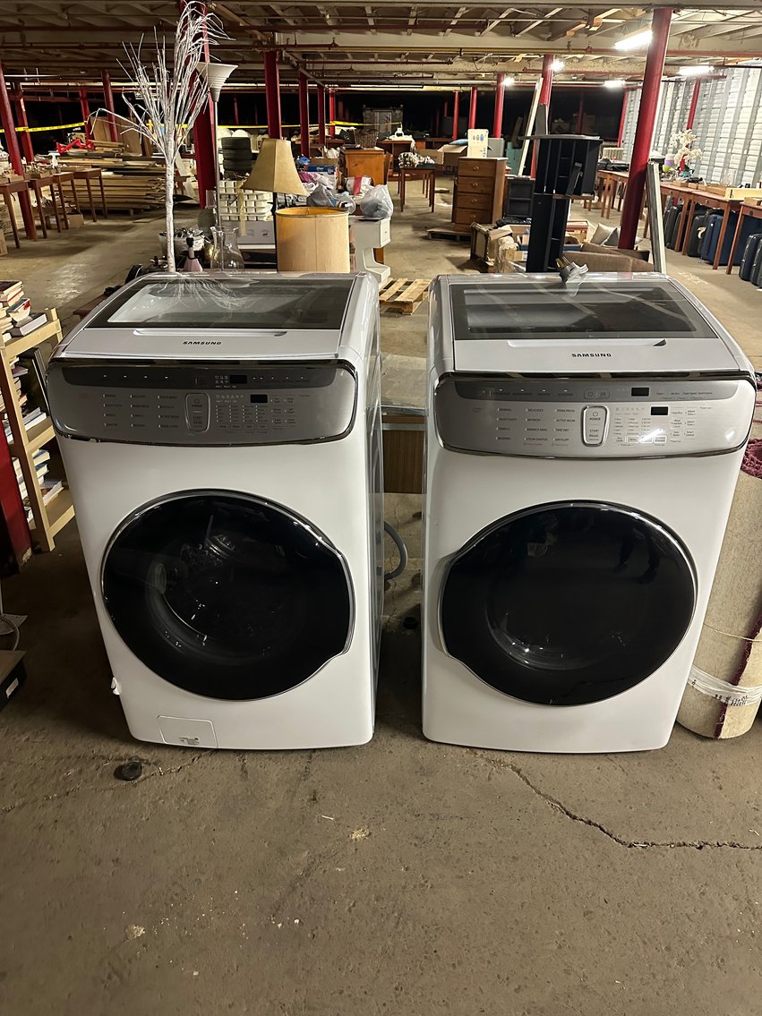 Image for Dunbar, WV – Online Car Auction, Furniture, Artwork, Glassware, Toys, Home Furnishings and Much More!
