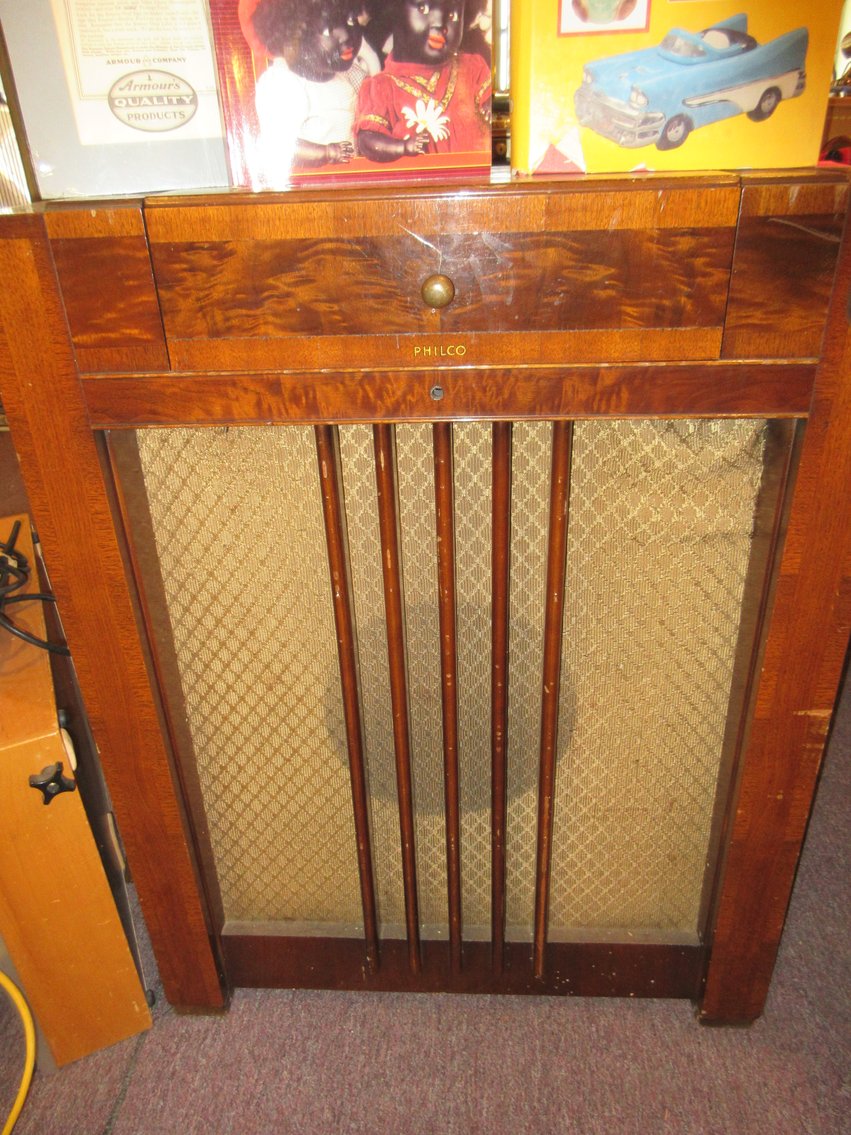 Image for Canonsburg, PA – Store Closing Auction! Tri-State Antiques: Glassware, Furniture, Framed Prints, Collectibles, and More!