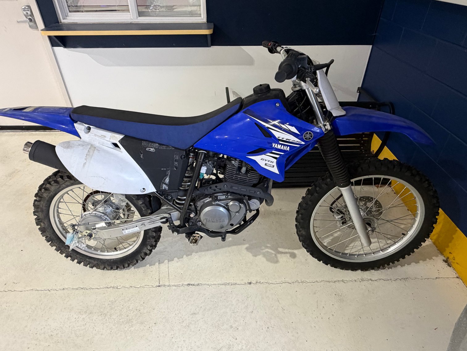 Image for St. Albans, WV – 1965 Shelby Cobra (Replica), 2017 Yamaha Dirt Bike, and 2013 Smoky Mountain Trailer