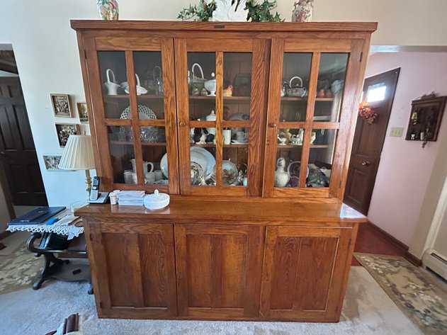 Image for Washington, PA -- Large Estate Auction Featuring Firearms, Antiques, Fine Glassware, Artwork, & Household Contents (Nearly 500 Lots!)
