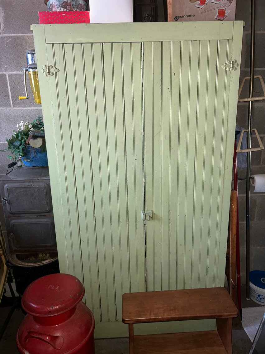 Image for Washington, PA -- Large Estate Auction Featuring Firearms, Antiques, Fine Glassware, Artwork, & Household Contents (Nearly 500 Lots!)