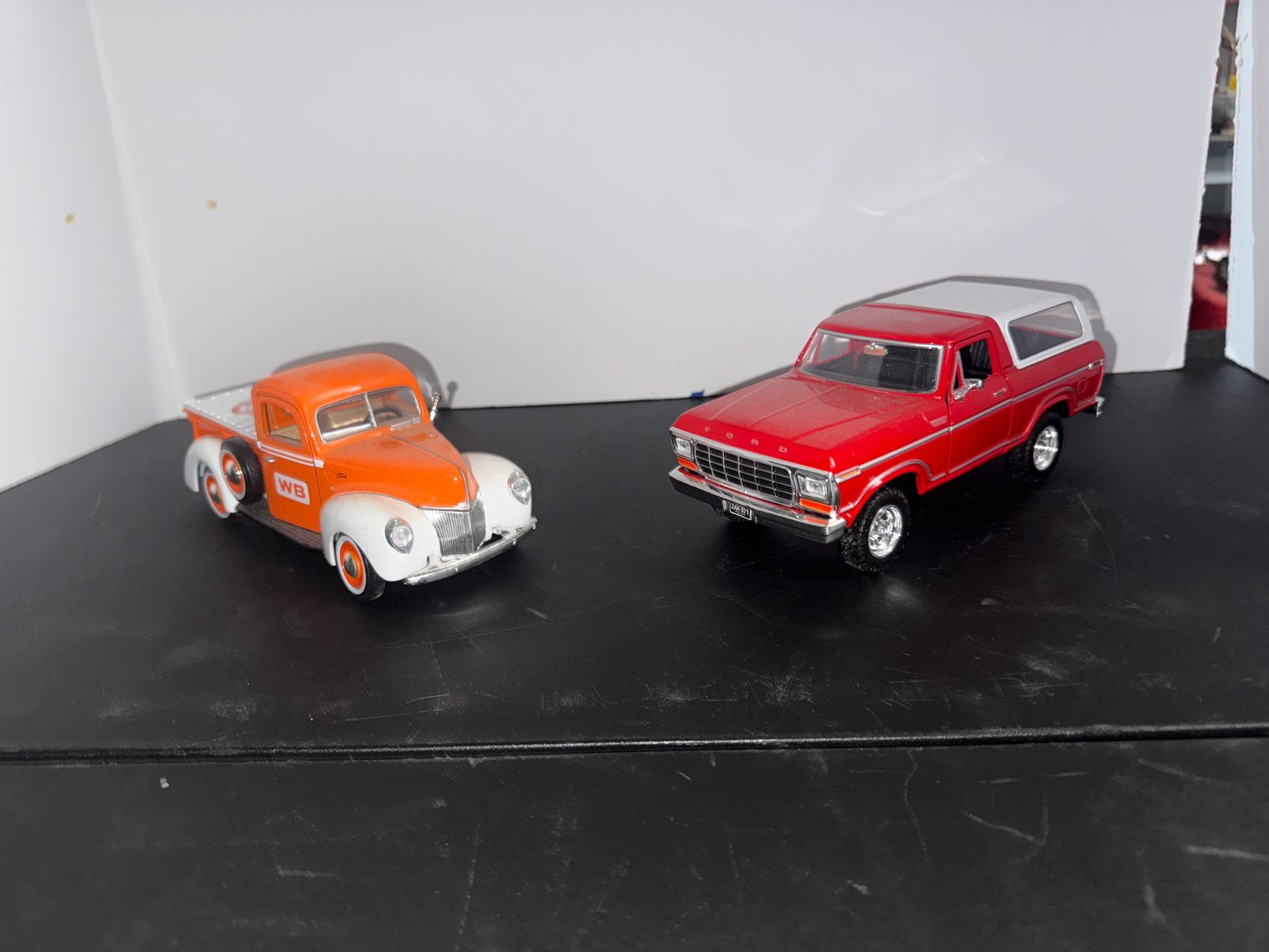 Image for Hurricane, WV – Glassware, Antiques, Clocks, Lamps, Diecast Cars, Model Planes, Model Boats, Artwork and More!