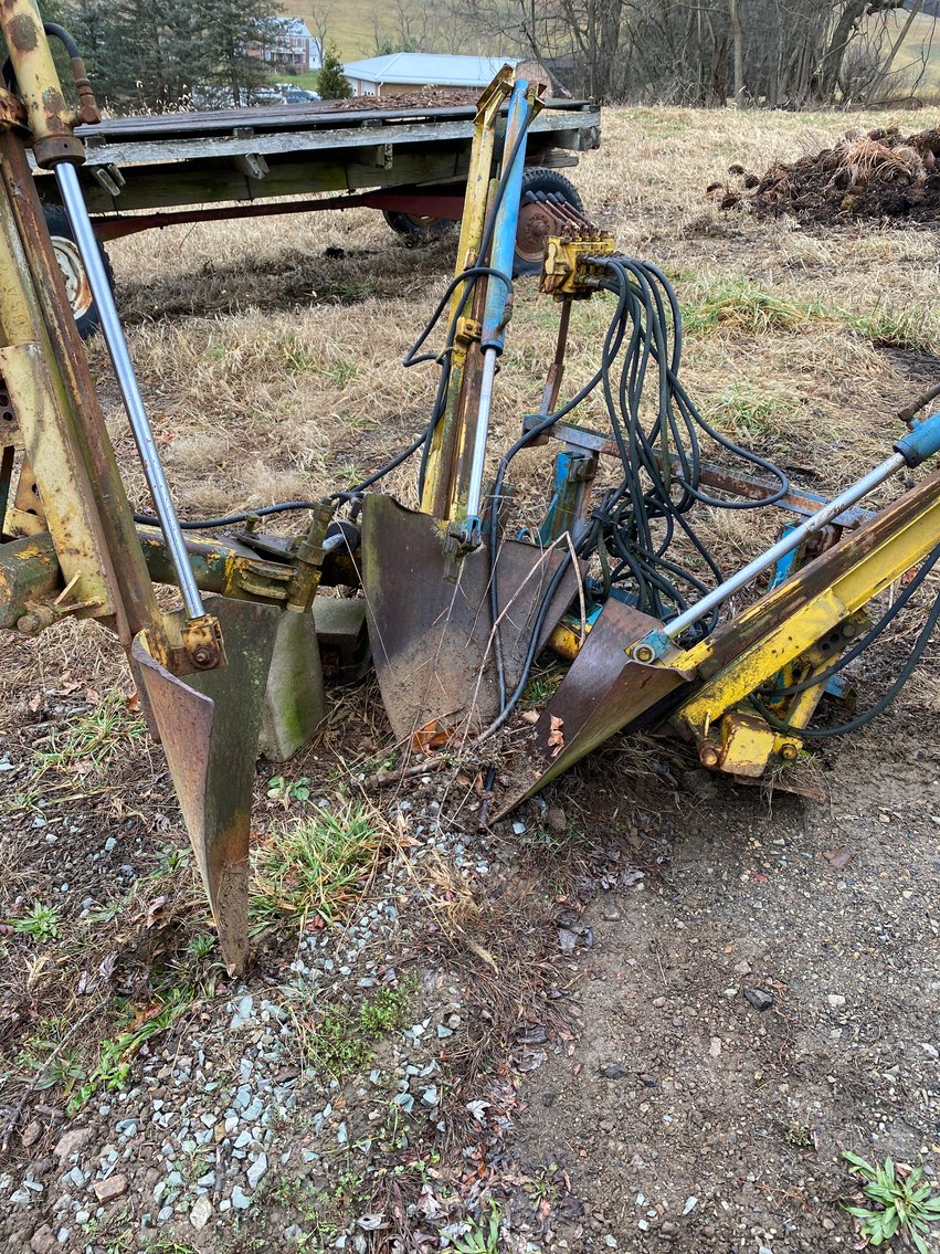 Image for Rostraver Township, PA - Antiques, Primitives, Furniture, Hummels, Costume Jewelry, Toys, Tools, Industrial Generators, Farm Equipment, Tree Spade, Scrap Trucks, NOS Hardware and Stovepipe.