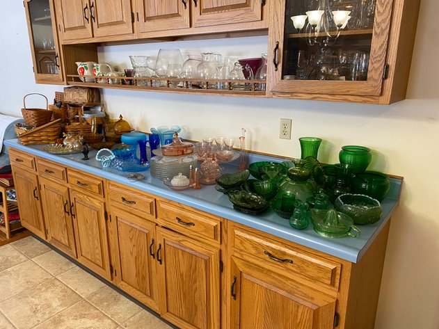 Image for Horner, WV -- 400 Lot online Only Auction: Complete Household, Guns, Antiques, Fine Furniture, Glassware, Household