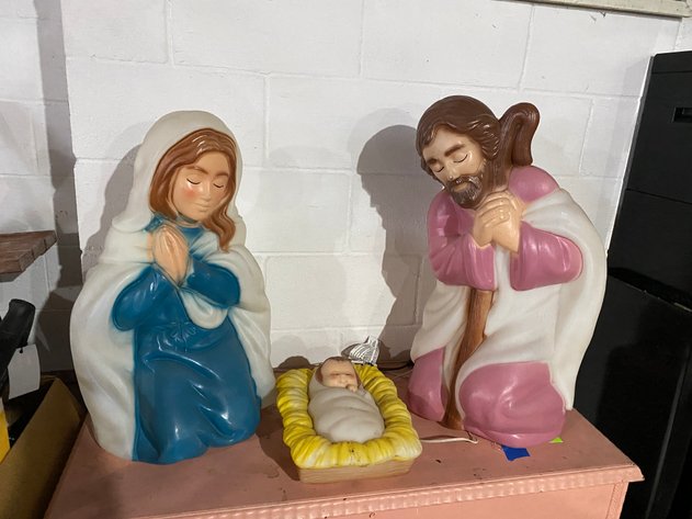 Image for Connellsville, PA -- 2013 Dodge Ram 1500, Furniture, Appliances, Tools, Riding mower, Snow Blower, Gun Safe, Household items, Blow Molds, Lift Chair, Mobility Chair, More!