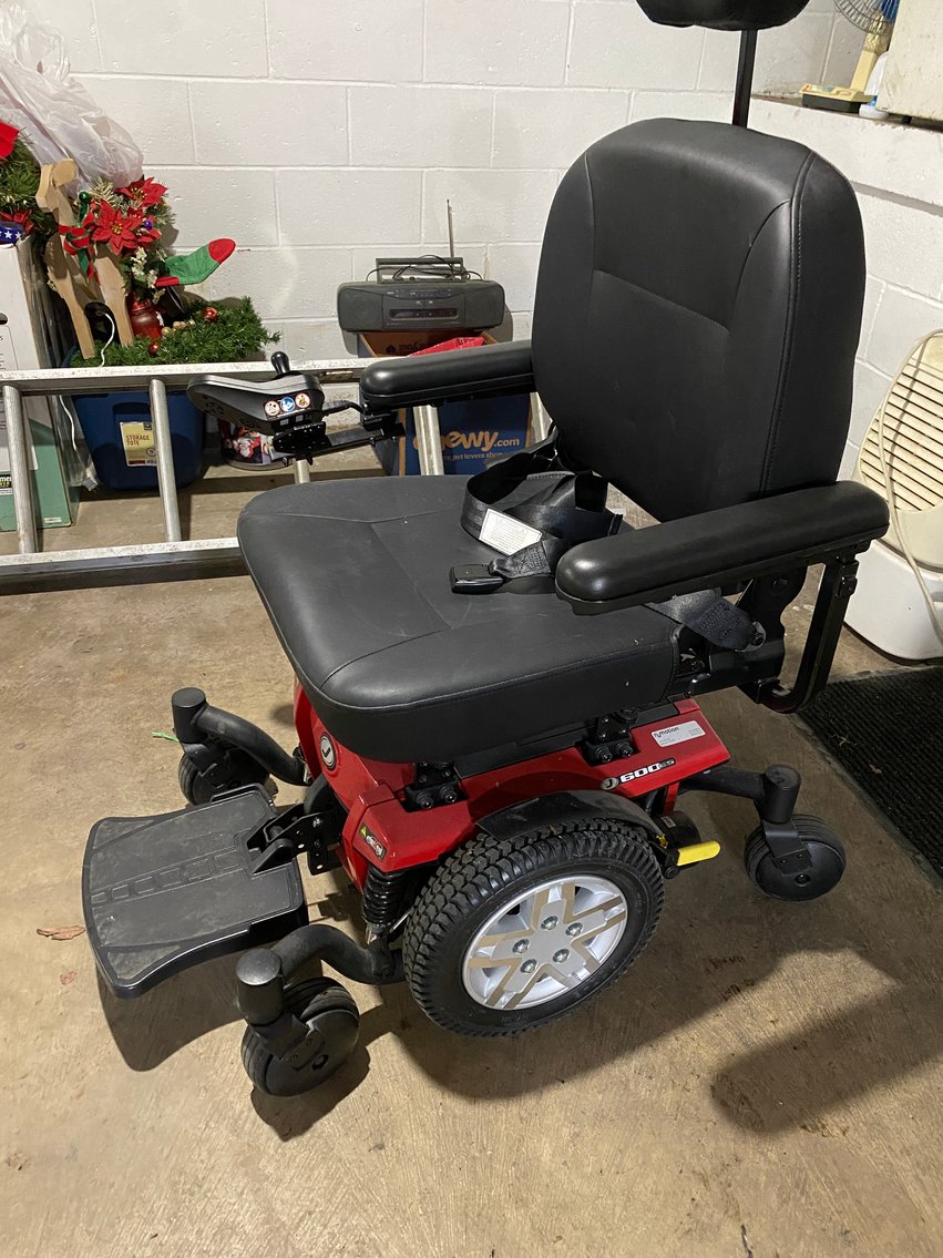 Image for Connellsville, PA -- 2013 Dodge Ram 1500, Furniture, Appliances, Tools, Riding mower, Snow Blower, Gun Safe, Household items, Blow Molds, Lift Chair, Mobility Chair, More!