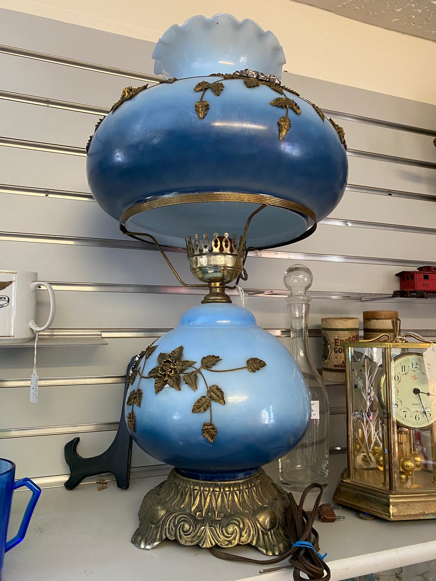 Image for Morgantown, WV -- Huge Antique Auction #1 of 3 for Sanders Antiques of Morgantown, WV 500 Lots!