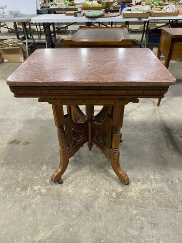 Image for Shinnston, WV -- 500+ LOTS, Antiques, Glassware, Antique Furniture, Collectibles, Vintage Items