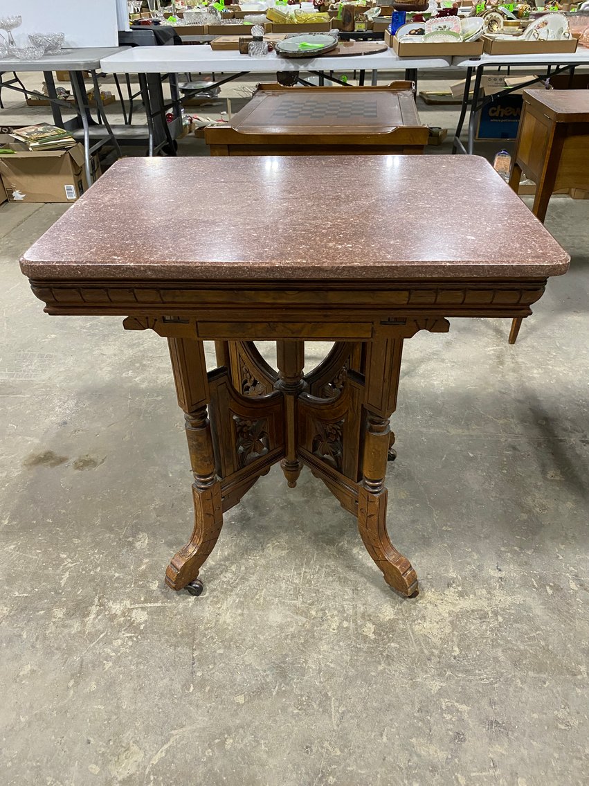 Image for Shinnston, WV -- 500+ LOTS, Antiques, Glassware, Antique Furniture, Collectibles, Vintage Items