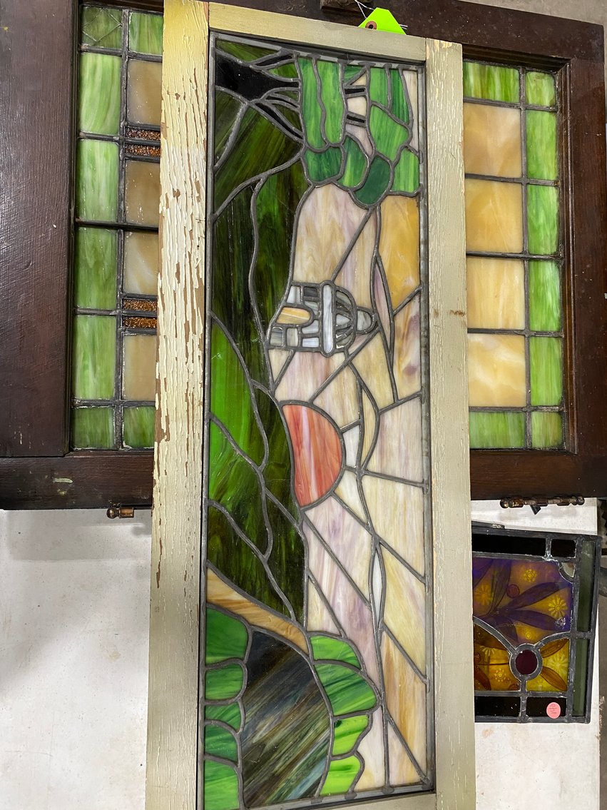 Image for Shinnston, WV -- 500+ LOTS, Antiques, Glassware, Antique Furniture, Collectibles, Vintage Items