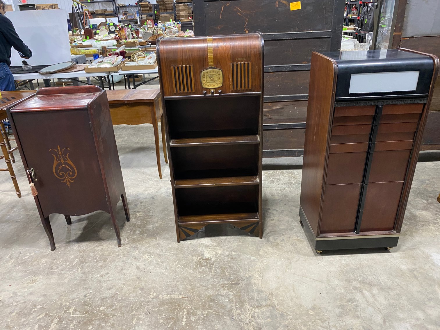 Image for Shinnston, WV -- 500+ LOTS, Antiques, Glassware, Antique Furniture, Collectibles, Vintage Items