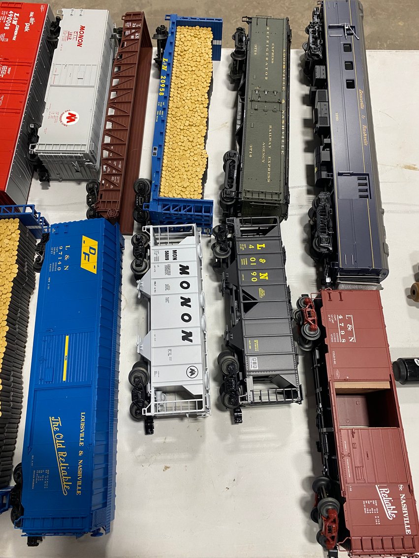 Image for Shinnston, WV -- 500+ LOTS, Antiques, Glassware, Antique Furniture, Collectibles, Vintage Items