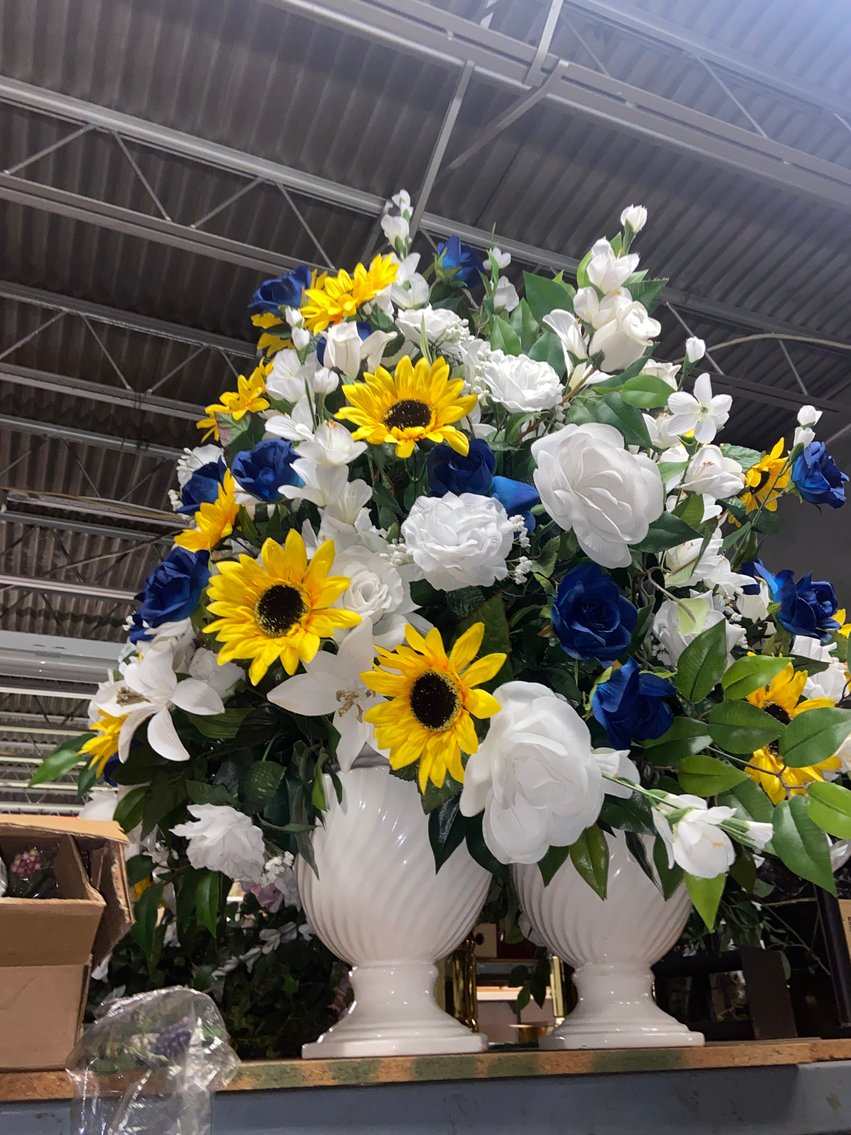Image for Ansted, WV – Flower Shop Materials and Decorations, Coolers, Christmas Wreaths, Candle Holders, Retail Store Racks and More!