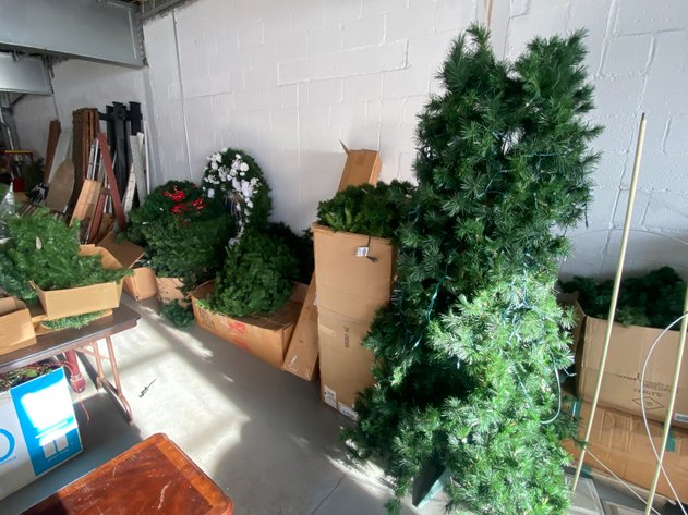 Image for Ansted, WV – Flower Shop Materials and Decorations, Coolers, Christmas Wreaths, Candle Holders, Retail Store Racks and More!