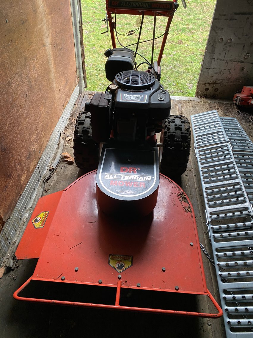 Image for Tunnelton, WV -- Equipment & Estate Auction – GMC Sierra, F-550 Utility Truck, Zero-Turn Mowers, Shipping Containers, Boats