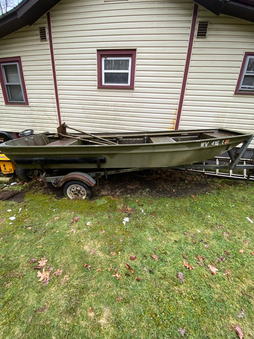 Image for Tunnelton, WV -- Equipment & Estate Auction – GMC Sierra, F-550 Utility Truck, Zero-Turn Mowers, Shipping Containers, Boats