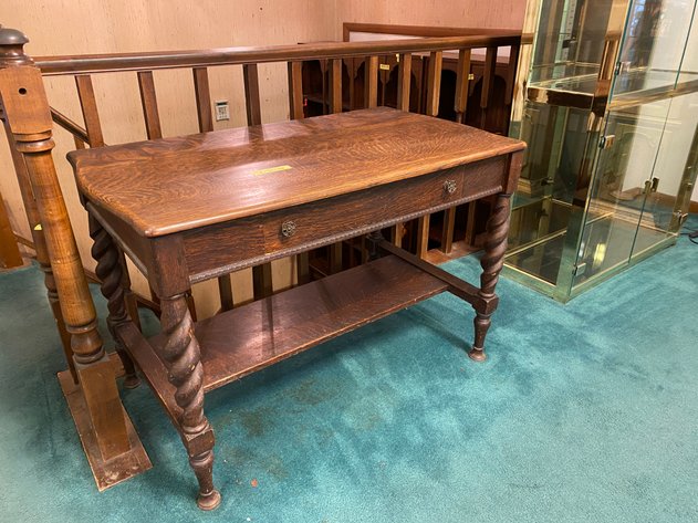 Image for Morgantown, WV – Final Online Auction for Sander’s Antiques: Showcases and Displays