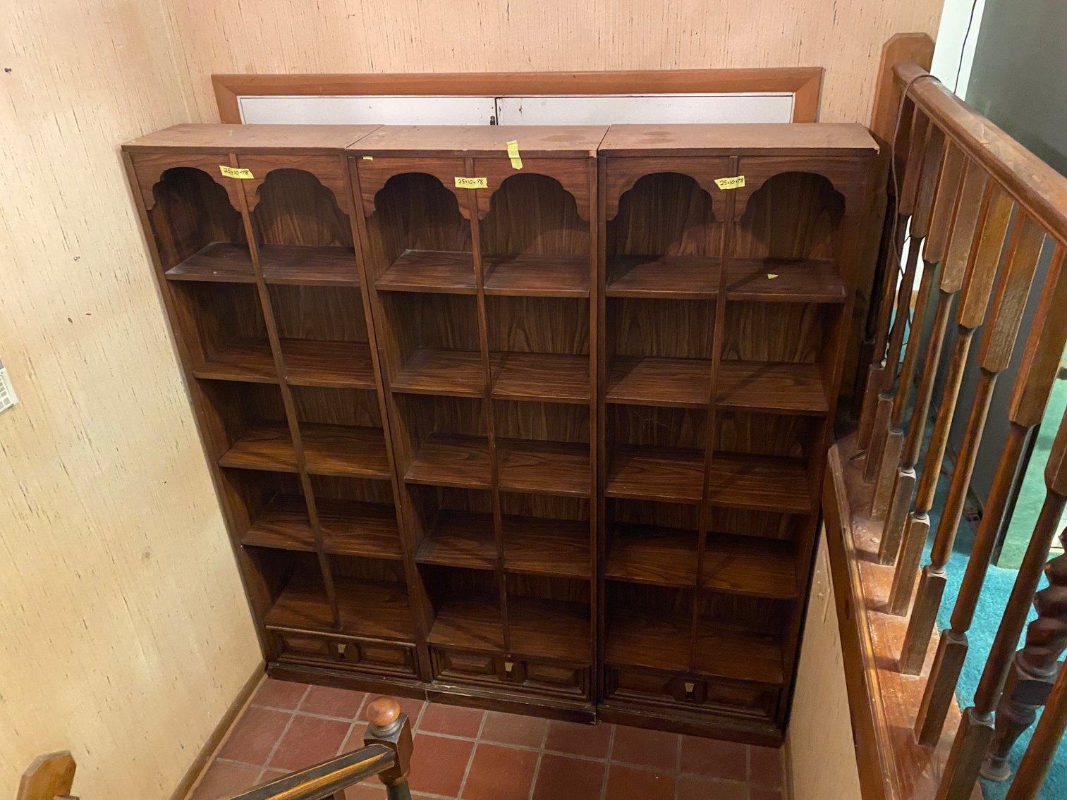 Image for Morgantown, WV – Final Online Auction for Sander’s Antiques: Showcases and Displays
