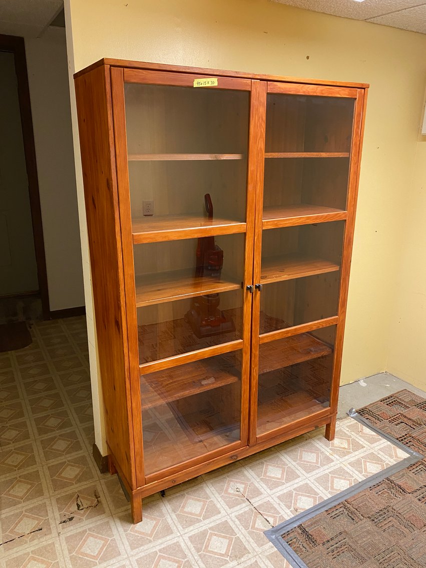 Image for Morgantown, WV – Final Online Auction for Sander’s Antiques: Showcases and Displays