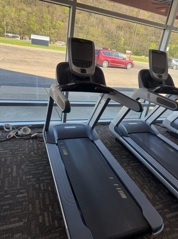 Image for Portsmouth, OH -- Gym Equipment Auction, Commercial-Grade Equipment, Dumbbells, Weight Benches, Treadmills, Tanning Bed & More!