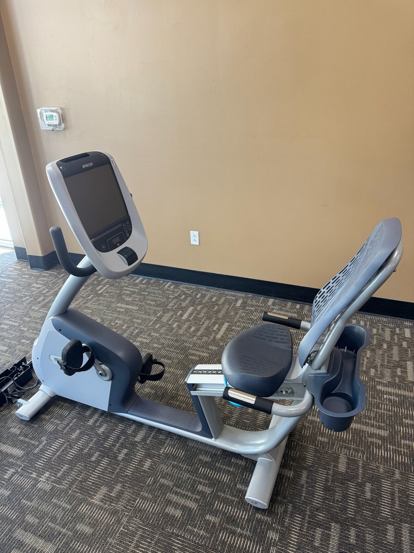 Image for Portsmouth, OH -- Gym Equipment Auction, Commercial-Grade Equipment, Dumbbells, Weight Benches, Treadmills, Tanning Bed & More!