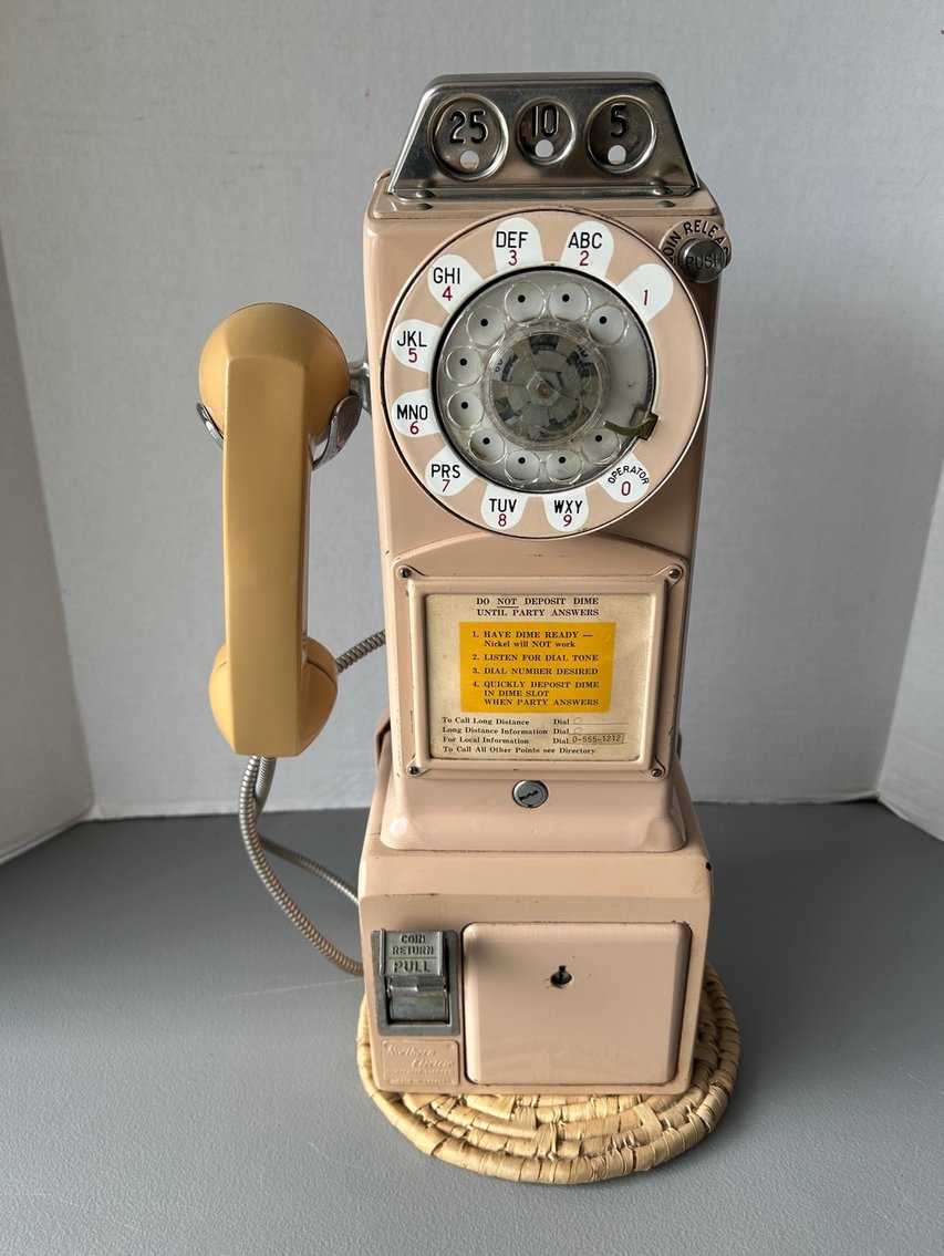 Image for Smock, PA:  Furniture, Pyrex, Pocket Knives, Collectibles, Bose Radio, Stoneware, Push Mower, Lamps, Telephones, Lift Chair, Hats, TV's, Stove, and More!