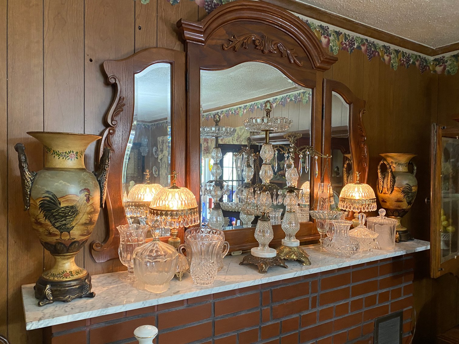 Image for Farmington, WV -- ESTATE SALE - Nice Selection of Fenton Glassware, Country Style Decor, Quality Furniture, Household Goods, Vintage Jewelry, Home Decor Items, and MUCH MORE!!