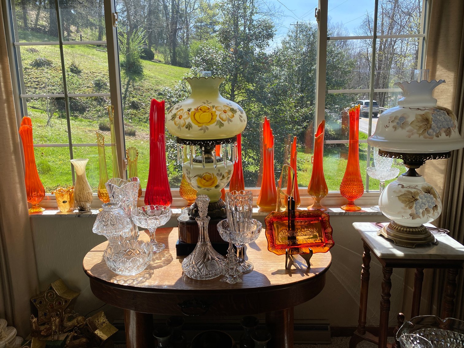Image for Farmington, WV -- ESTATE SALE - Nice Selection of Fenton Glassware, Country Style Decor, Quality Furniture, Household Goods, Vintage Jewelry, Home Decor Items, and MUCH MORE!!