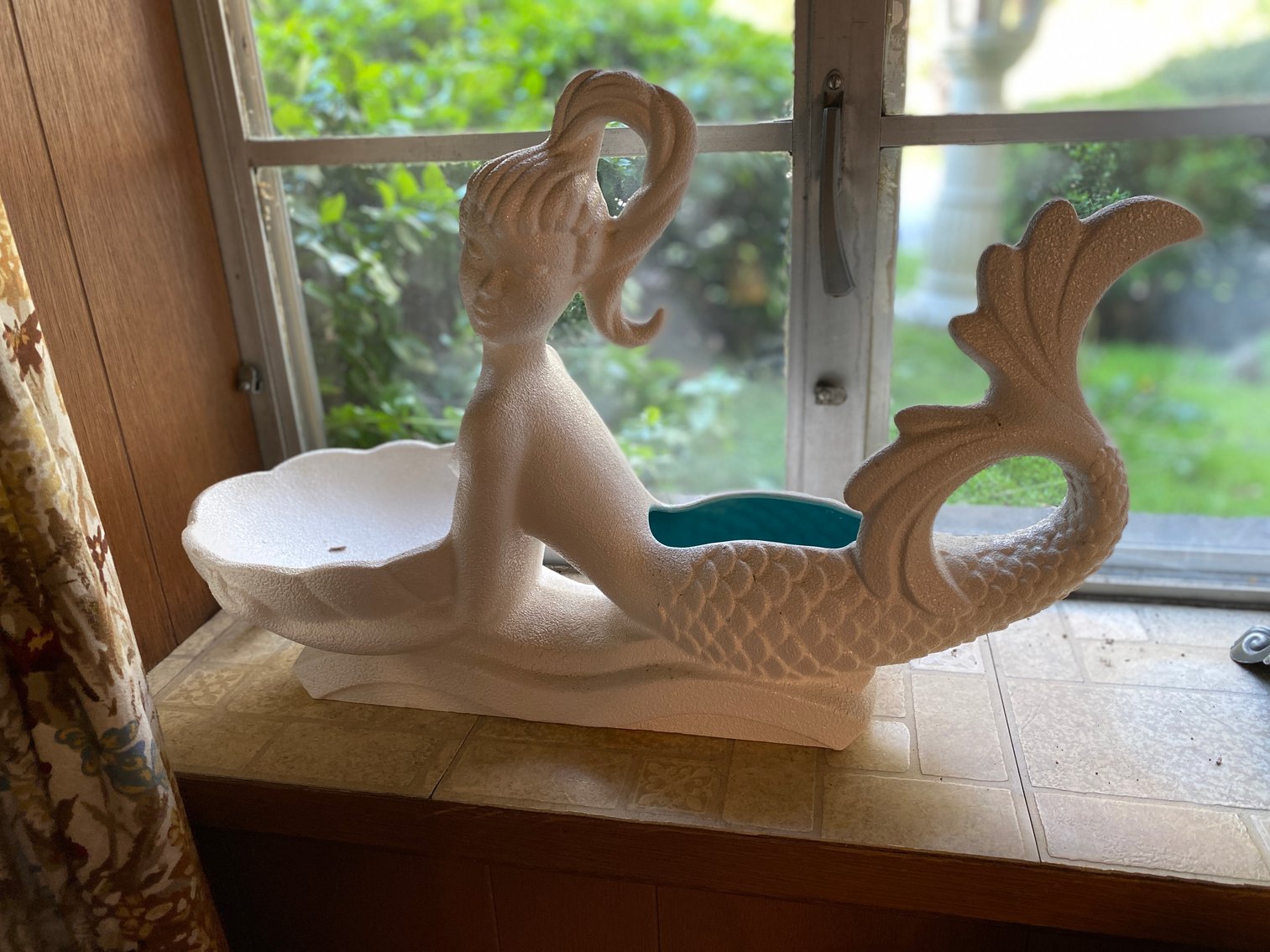 Image for Farmington, WV -- ESTATE SALE - Nice Selection of Fenton Glassware, Country Style Decor, Quality Furniture, Household Goods, Vintage Jewelry, Home Decor Items, and MUCH MORE!!