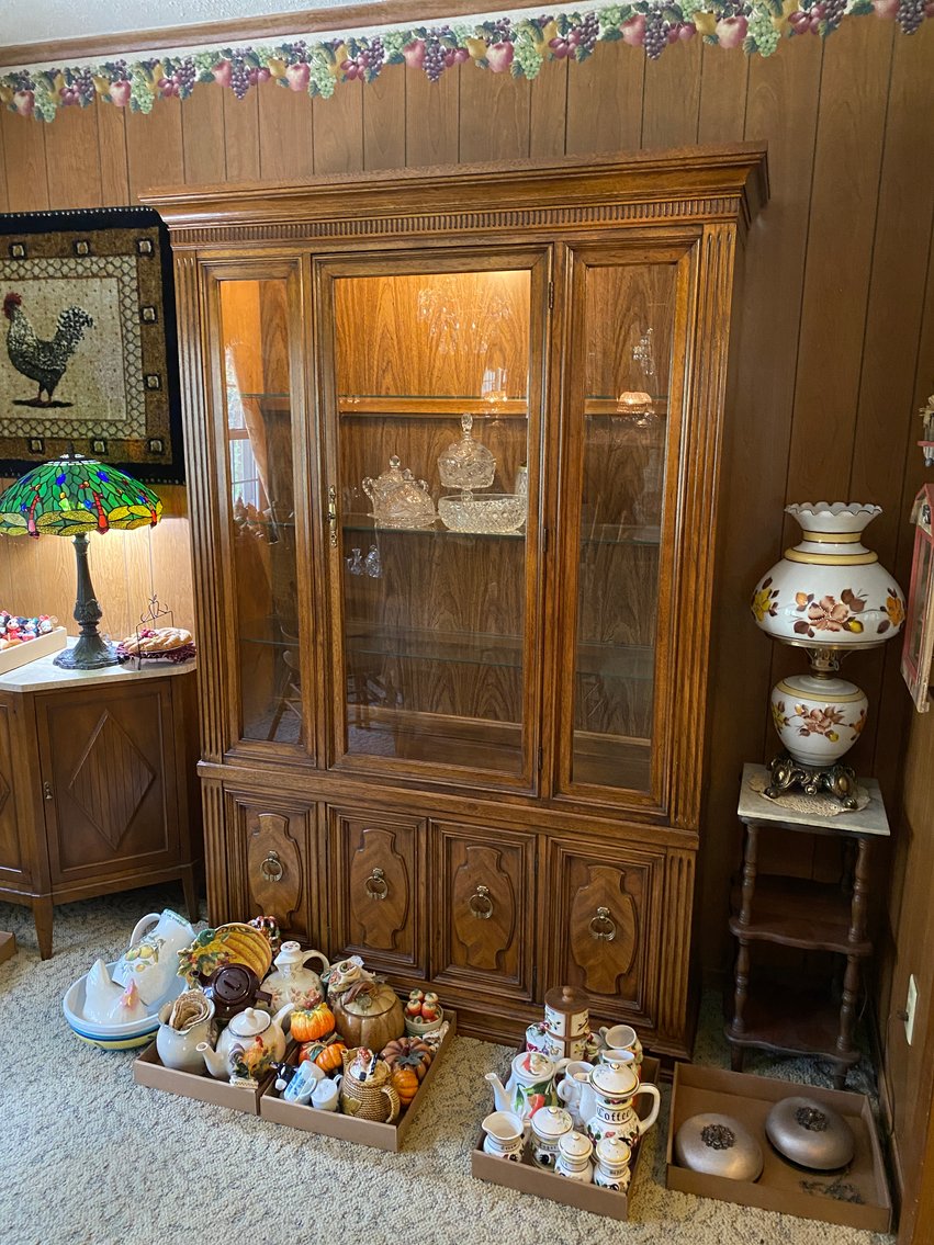 Image for Farmington, WV -- ESTATE SALE - Nice Selection of Fenton Glassware, Country Style Decor, Quality Furniture, Household Goods, Vintage Jewelry, Home Decor Items, and MUCH MORE!!