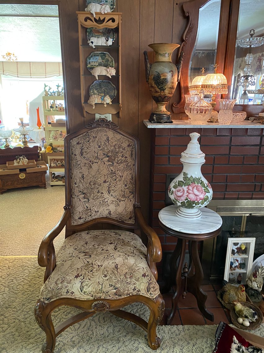 Image for Farmington, WV -- ESTATE SALE - Nice Selection of Fenton Glassware, Country Style Decor, Quality Furniture, Household Goods, Vintage Jewelry, Home Decor Items, and MUCH MORE!!