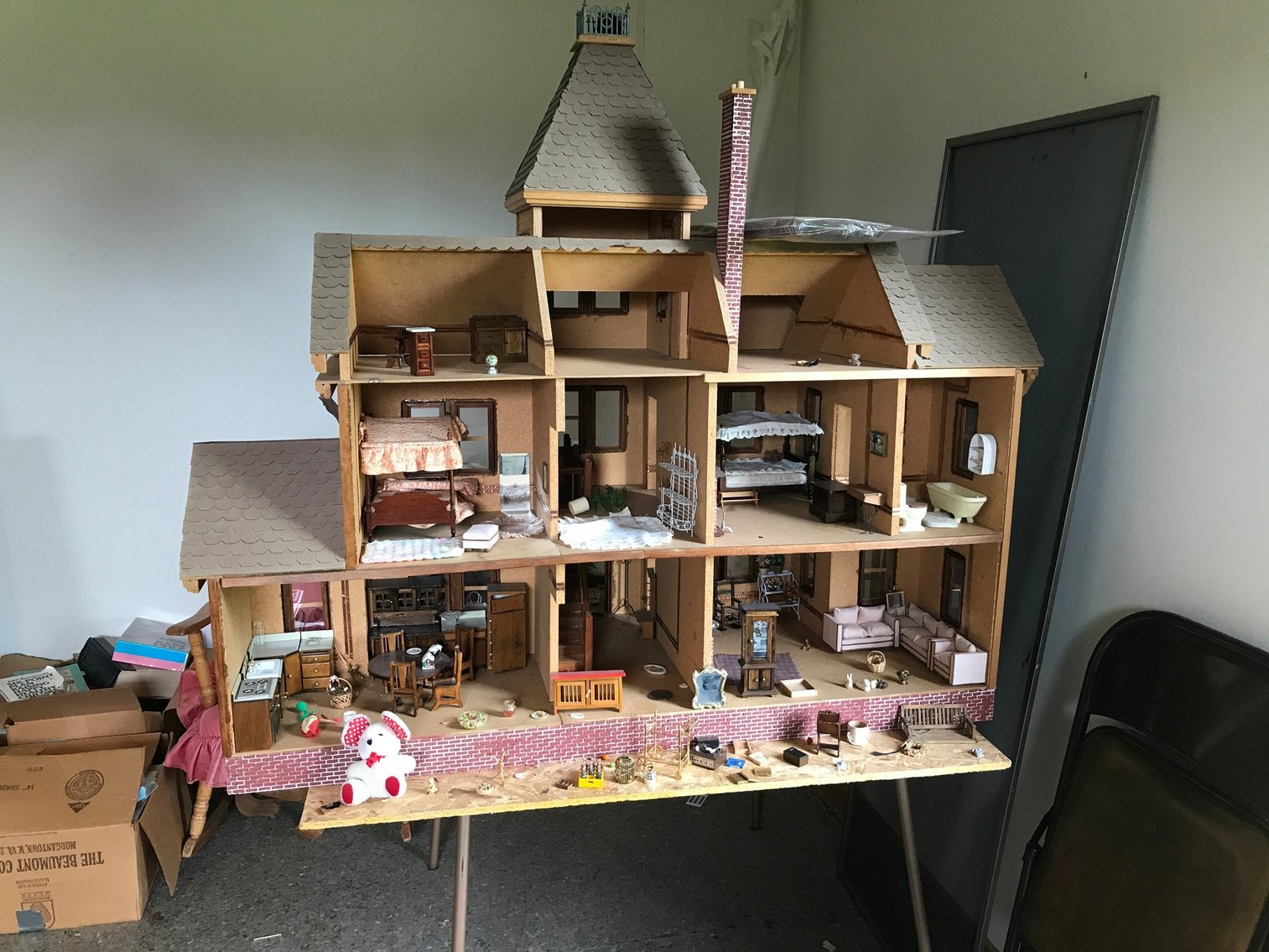 Image for Morgantown, WV - Classic Cars, Vintage Dolls and Toys, Collectible Electronics, and More!