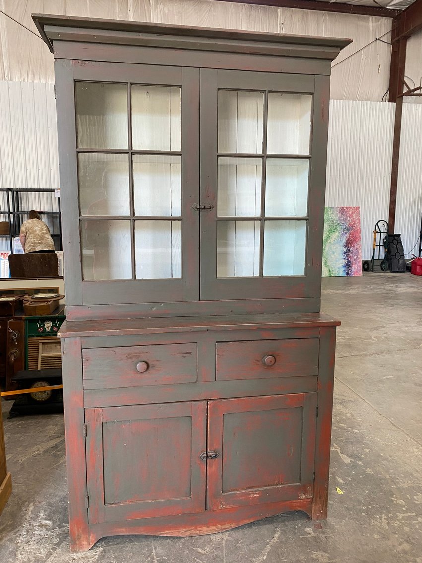 Image for Shinnston – Huge Antique Auction! Decorated Stoneware, Fenton & Carnival Glass, Furniture, Signed Paintings, Advertising Signs & More