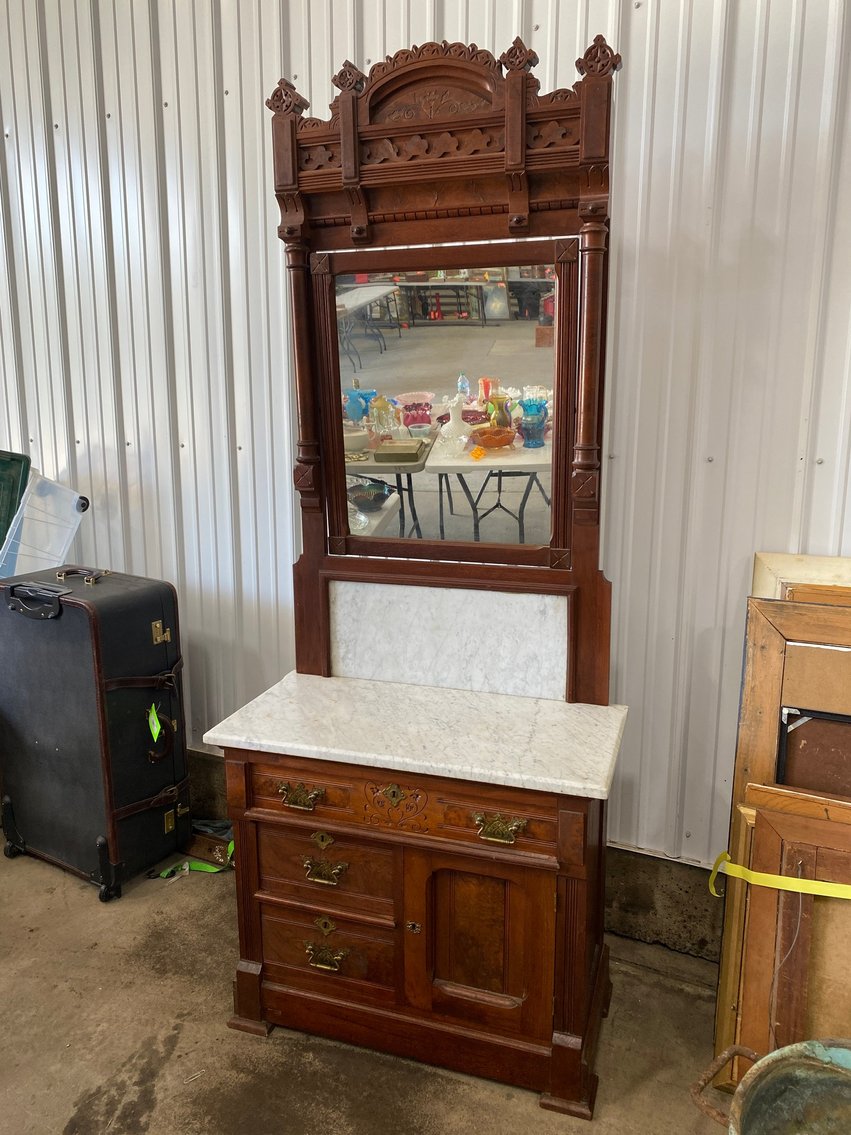 Image for Shinnston – Huge Antique Auction! Decorated Stoneware, Fenton & Carnival Glass, Furniture, Signed Paintings, Advertising Signs & More