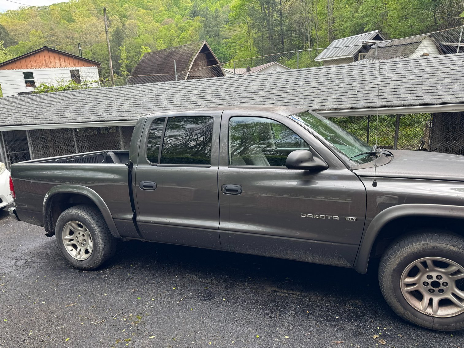 Image for Beckley, WV -- Dodge Dakota, Furniture, Tools, Lawn Care, Juke Box, Lamps, Antiques, Air Compressors, Generator and MORE!